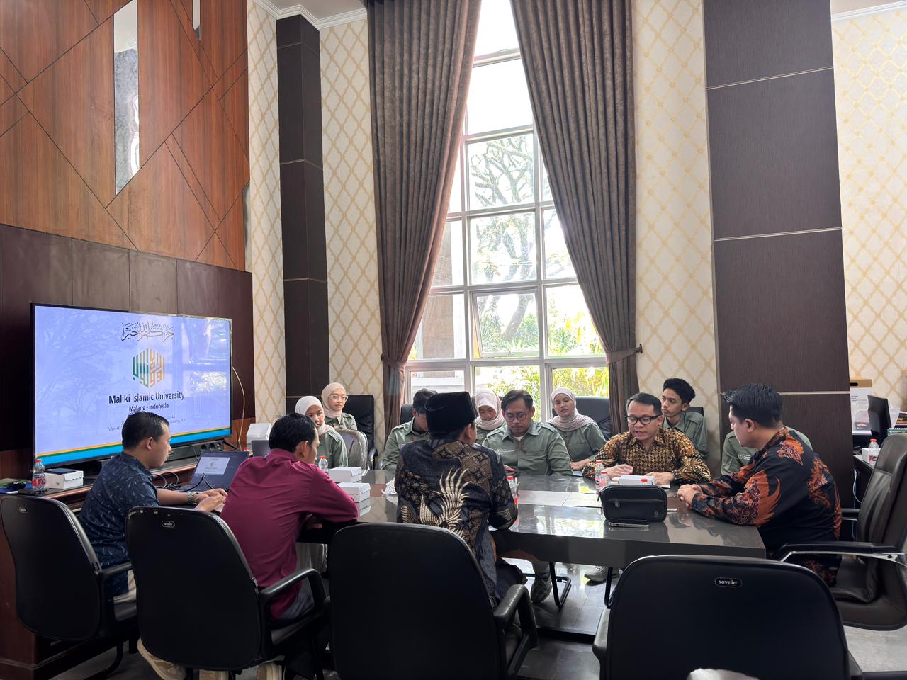 Kunjungan Studi Banding Tim Alumni dan Karier UII ke CDC UIN Malang